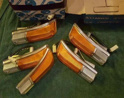 Alfa Romeo 1750 GT GTV Front park / indicator light assemblies (OLSA) PAIR
