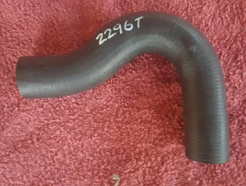 Alfa Romeo Sud sprint lower radiator hose 107485 (Pirelli)