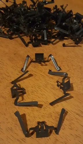 Alfa Romeo Alfa Sud front / rear windscreen clips 104072