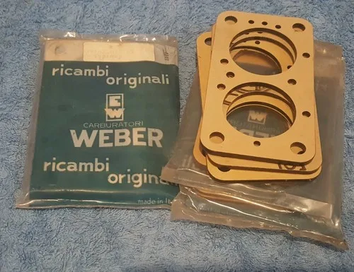 Fiat 130 3200 sedan / coupe 45DFC weber carburettor isolator / bakelite 9921992