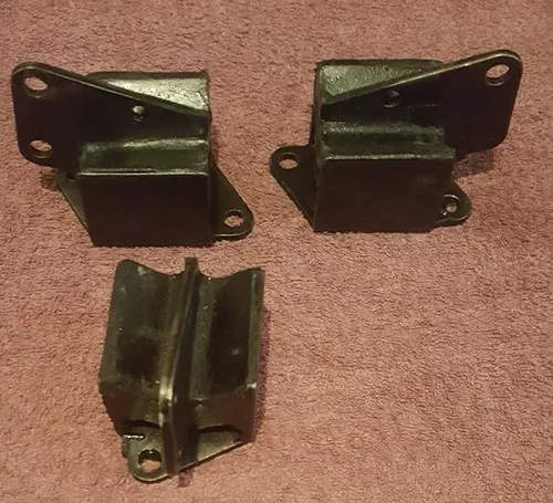 Alfa Romeo Alfetta Right transmission mount (Original Pirelli) 116.00.130.78.01