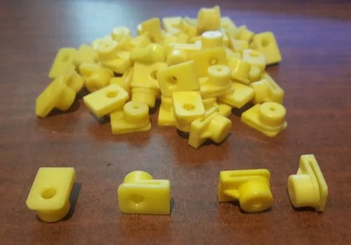 Fiat / Alfa / Ferrari grille retaining clip (dia 2.75mm) yellow - 5 CLIPS -
