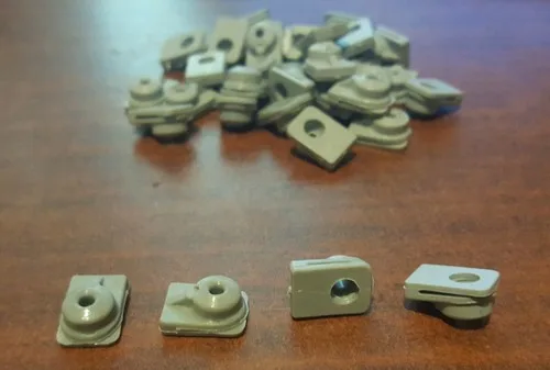 Fiat / Lancia / Alfa / Ferrari grille retaining clip (dia 3.25mm) grey - 5 CLIPS