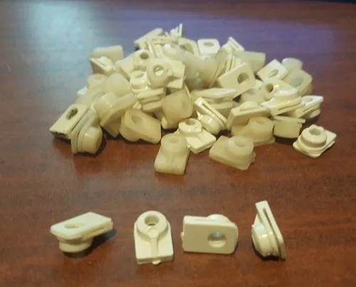 Fiat / Alfa / Ferrari grille retaining clip (dia 4.5mm) white - 5 CLIPS -