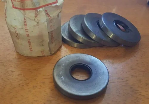 Fiat 130 , Fiat Dino 2400 rear differential pinion oil seal 40000540