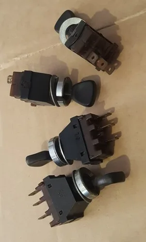 Fiat Alfa Ferrari Vintage toggle switch 2 pos 3 pin 4299038