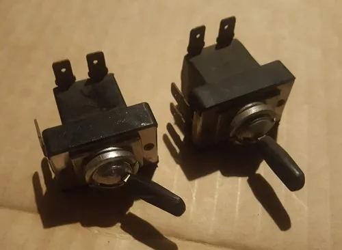 Alfa Lancia Ferrari Maserati Vintage Beavertail toggle switch 3 pos 5 pin B