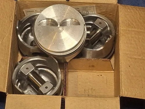 Fiat 128 sohc 1100cc engine pistons 1mm oversize (Borgo 66.7193.0 ) 81mm