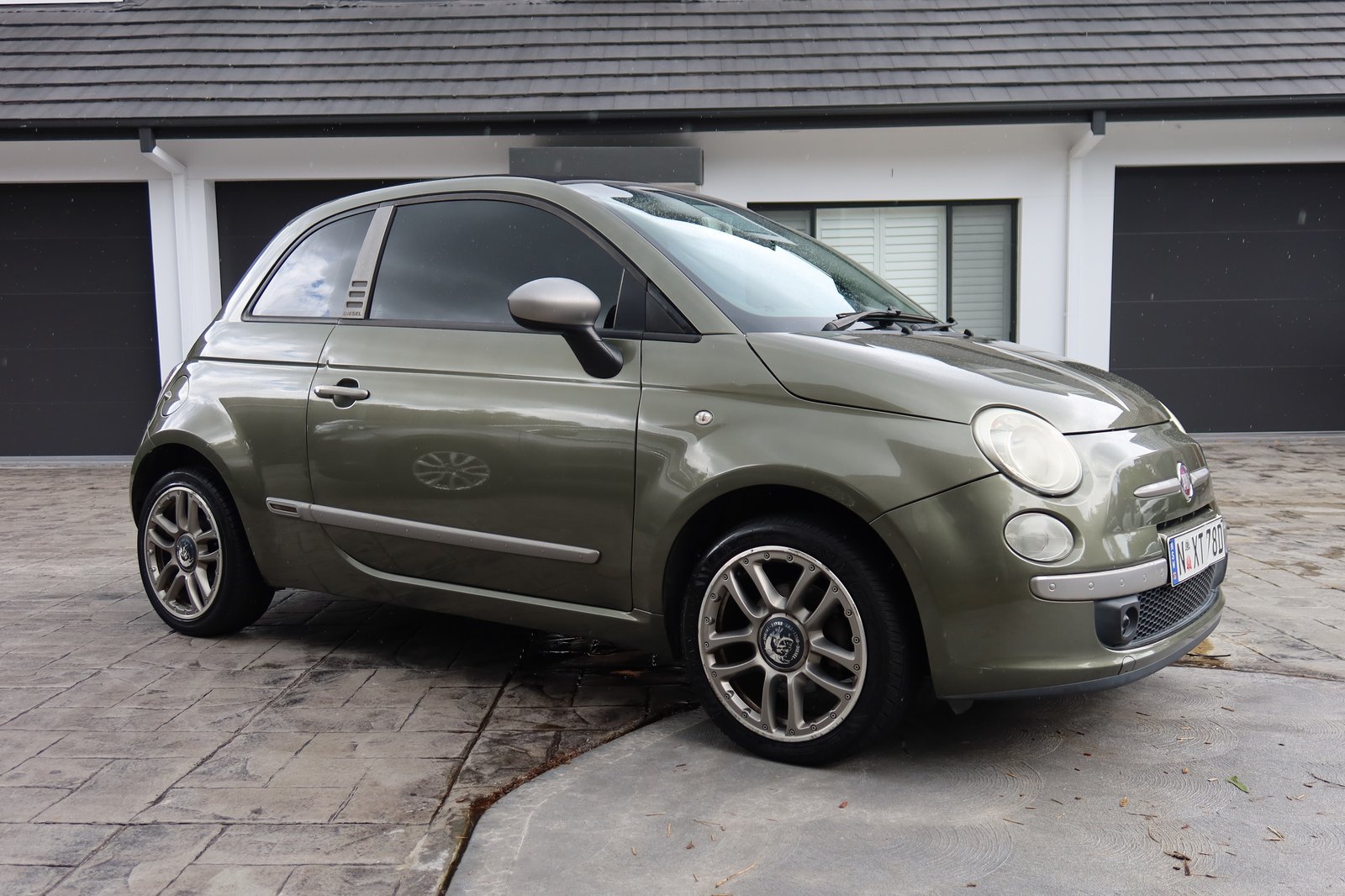 Limited Edition | 2011 Fiat 500C by ‘DIESEL’